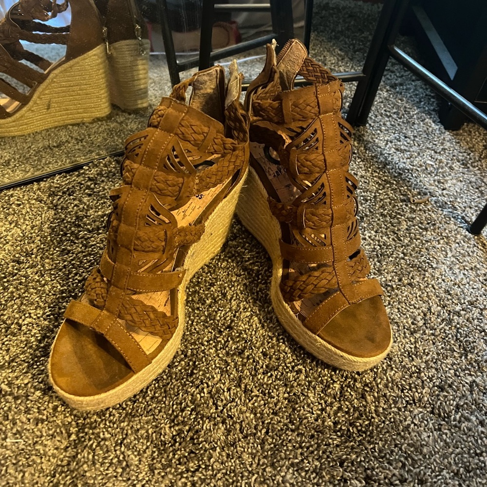 G by Guess wedges